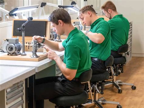 uhrmacher ausbildung rolex|Rolex watchmaking training.